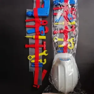 Set de herramientas de juguete con casco y cinturón colorido.