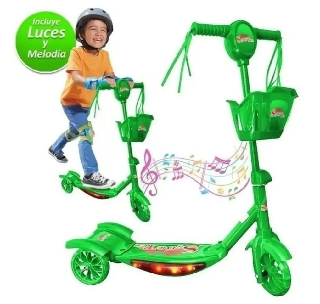 Niño disfrutando de un scooter verde con luces y melodía.