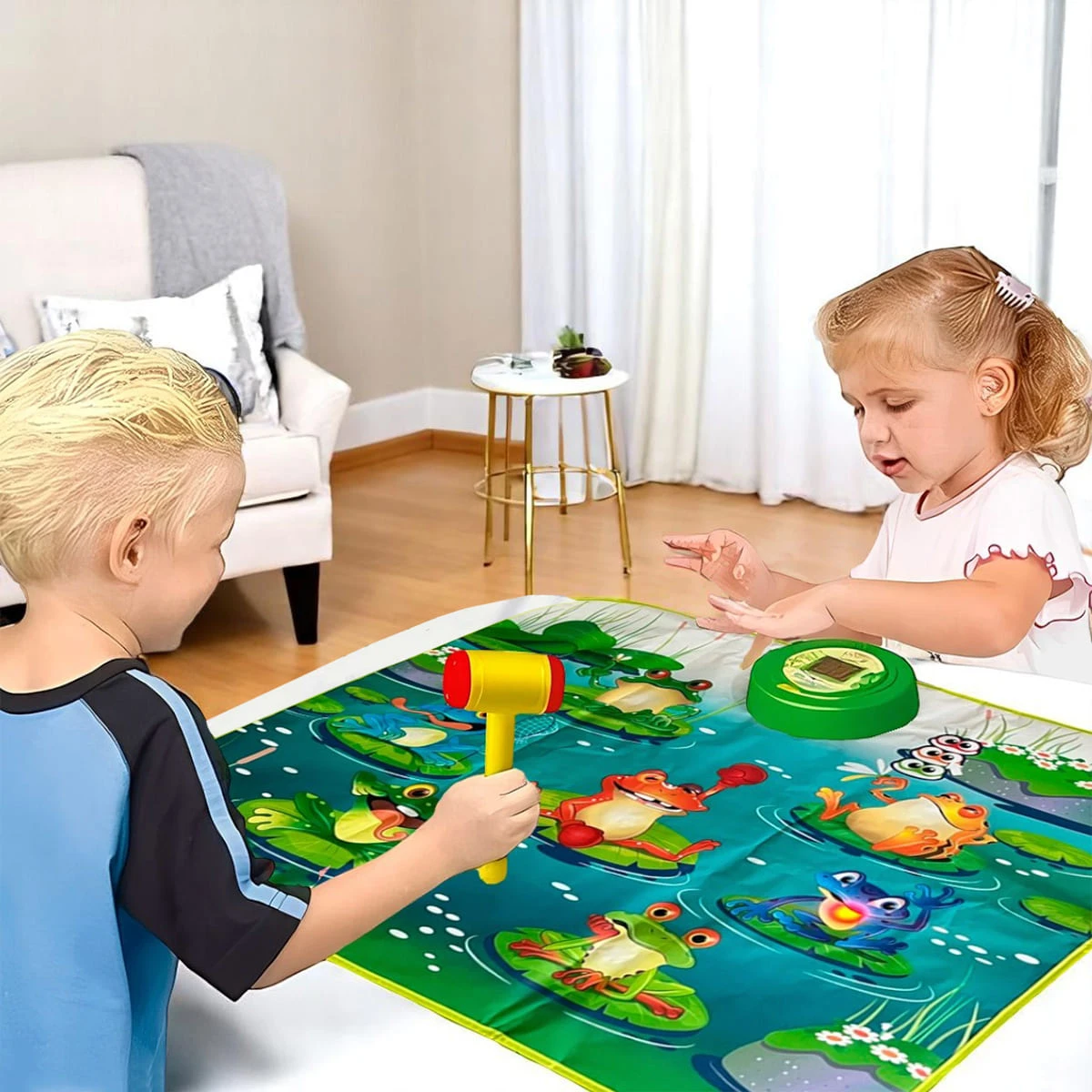 Niños jugando con un tapete interactivo de sapos con martillo.