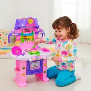 Niña jugando con cocina de juguete colorida con luces y sonidos.