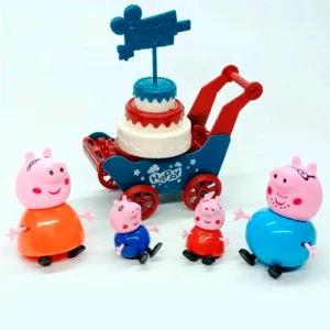 Figuras de la familia Peppa Pig con pastel y carrito de juguete.